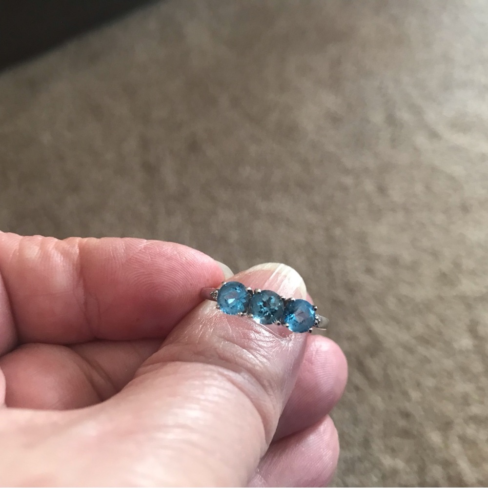 10k White Gold Blue Topaz Ring Sz 9.5